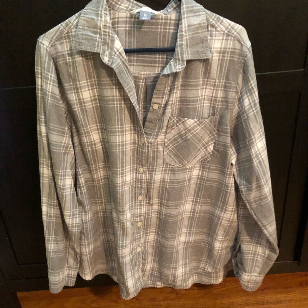 Old navy plaid longsleeve button up